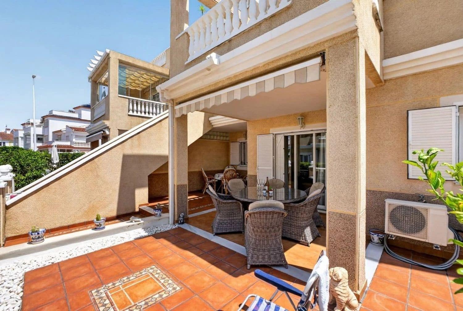 2 sypialnia Apartament na sprzedaż w Miasto Alicante / Alacant z basenem garażem - 226 000 € (Ref: 10010210)