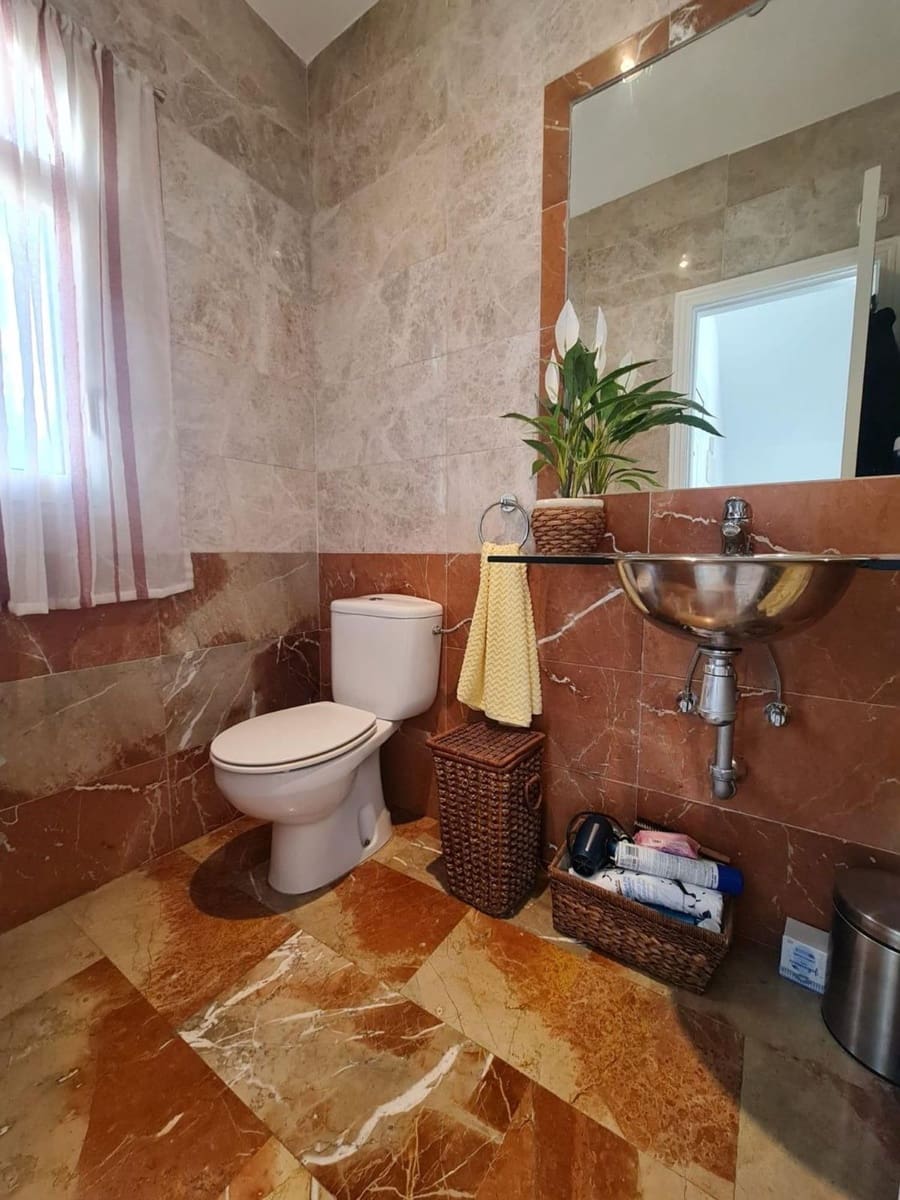 3 soveværelse Villa til salg i Alicante by med swimmingpool garage - € 479.000 (Ref: 10010211)