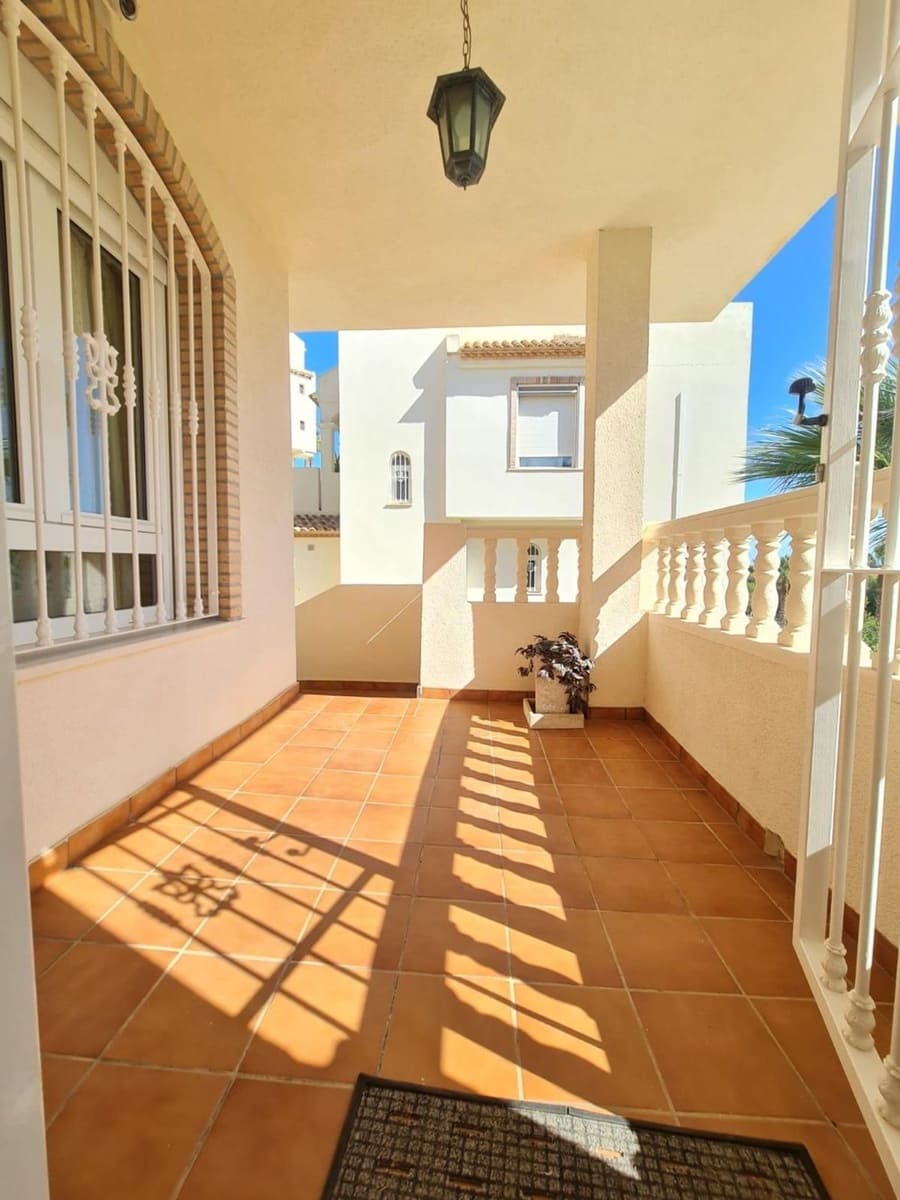 3 soveværelse Villa til salg i Alicante by med swimmingpool garage - € 479.000 (Ref: 10010211)