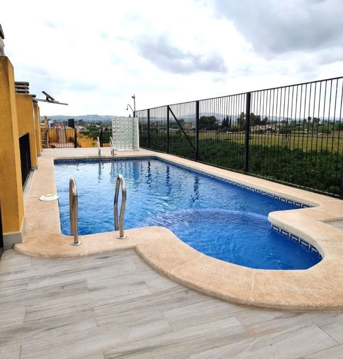 2 Zimmer Apartment zu verkaufen in Daya Nueva mit Pool Garage - 129.500 € (Ref: 10044556)