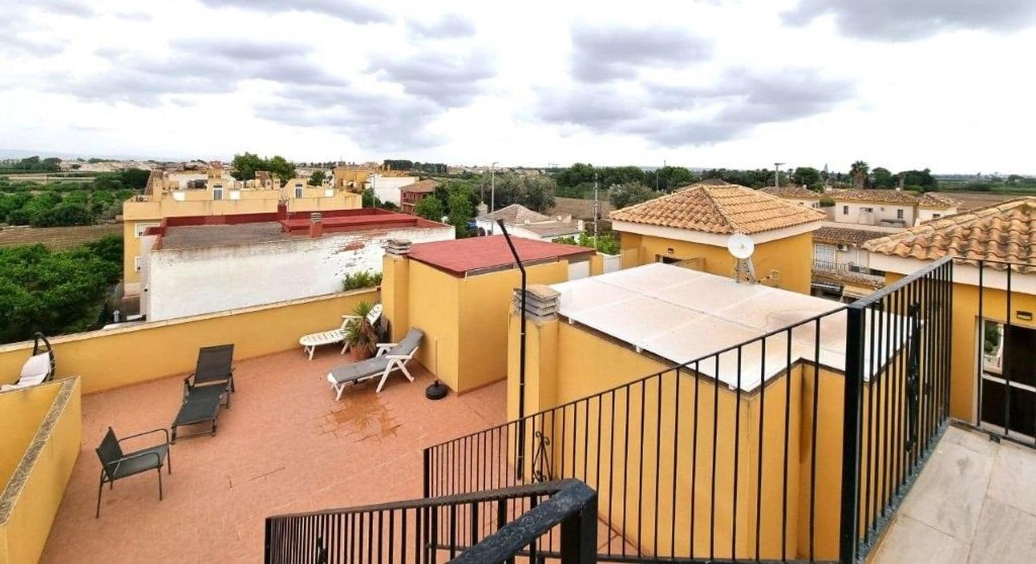 2 Zimmer Apartment zu verkaufen in Daya Nueva mit Pool Garage - 129.500 € (Ref: 10044556)