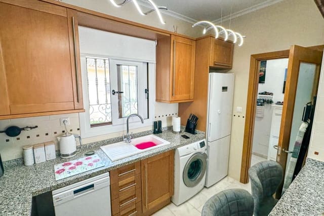 2 makuuhuone Omakotitalo myytävänä paikassa Alicante kaupunki mukana uima-altaan 
autotalli - 249 950 € (Ref: 10077542)