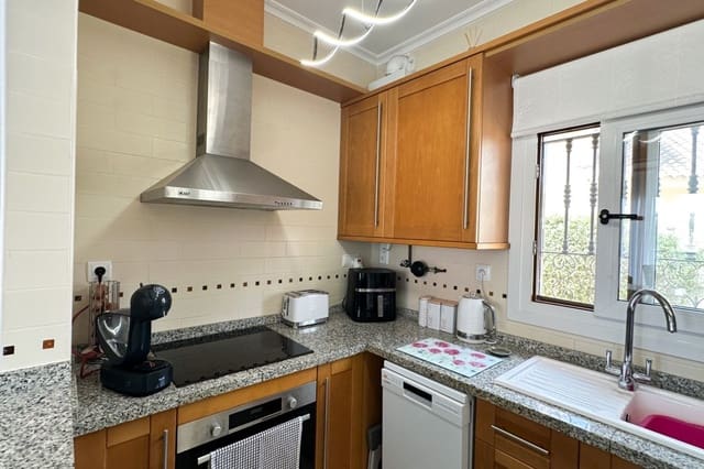 2 makuuhuone Omakotitalo myytävänä paikassa Alicante kaupunki mukana uima-altaan 
autotalli - 249 950 € (Ref: 10077542)