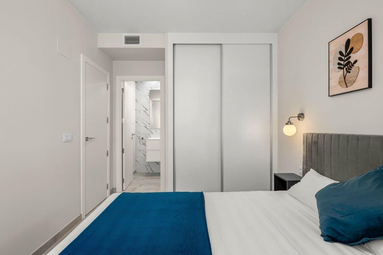 2 sypialnia Apartament na sprzedaż w Filipinas z basenem garażem - 249 000 € (Ref: 10088793)