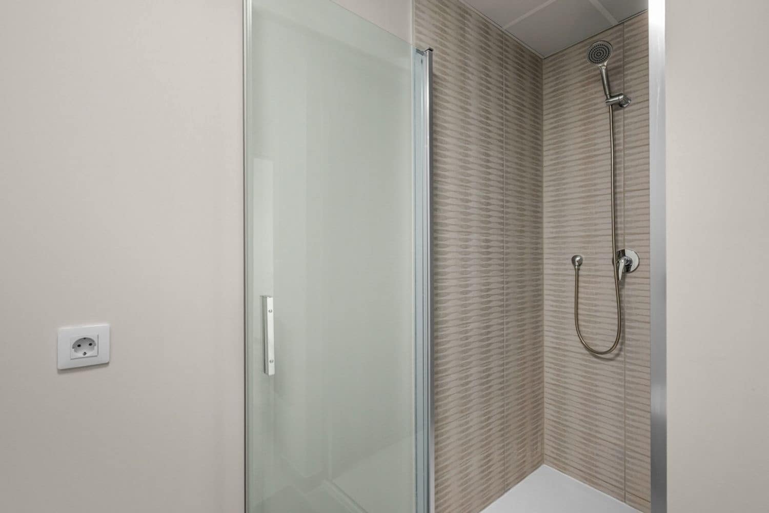 2 sypialnia Apartament na sprzedaż w Filipinas z basenem garażem - 249 000 € (Ref: 10088793)