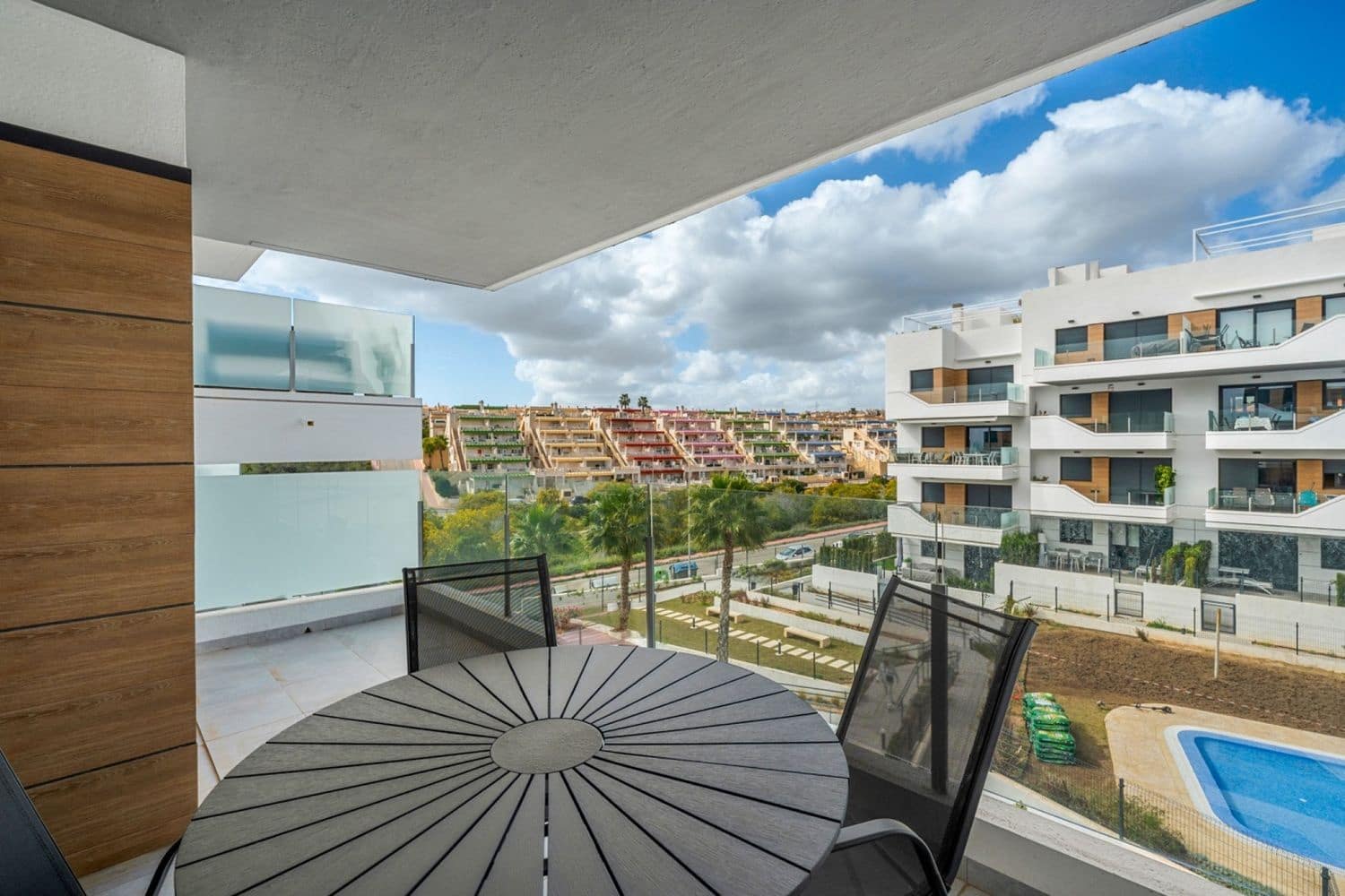 2 sypialnia Apartament na sprzedaż w Filipinas z basenem garażem - 249 000 € (Ref: 10088793)