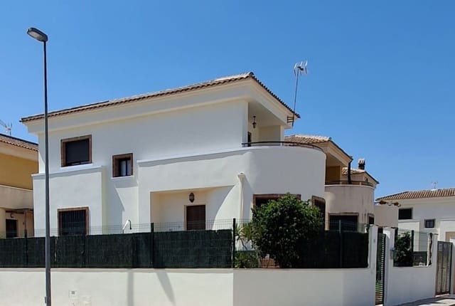 3 soverom Villa til salgs i Benferri med svømmebasseng garasje - € 239 900 (Ref: 10088794)