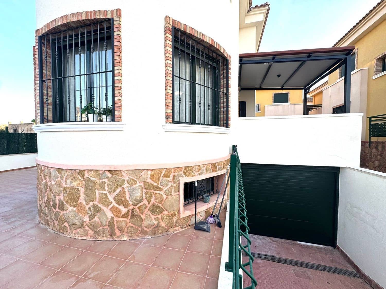 3 soverom Villa til salgs i Benferri med svømmebasseng garasje - € 239 900 (Ref: 10088794)