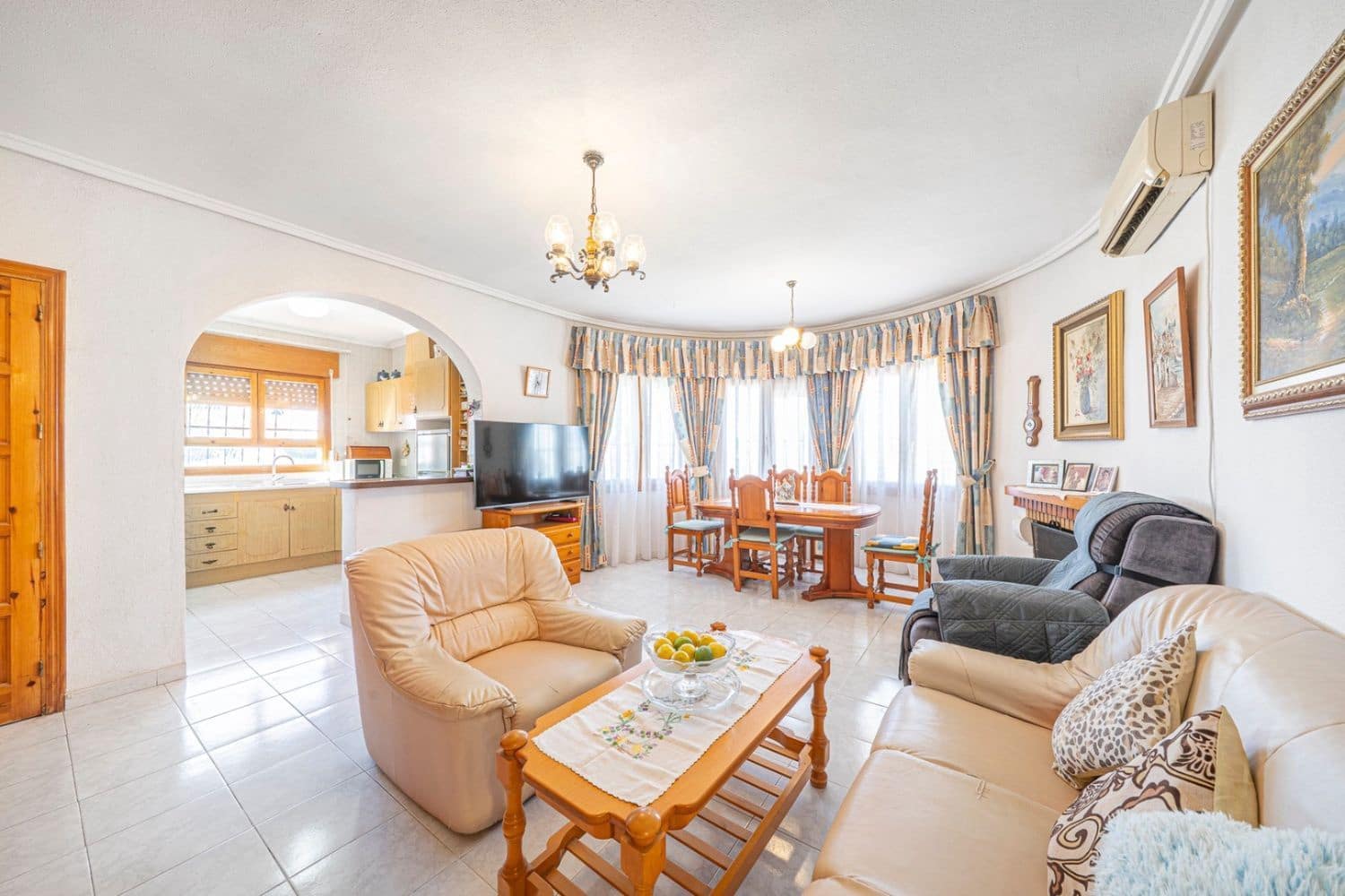 Chalet de 5 habitaciones en Ciudad Quesada en venta con garaje - 359.000 € (Ref: 10088795)