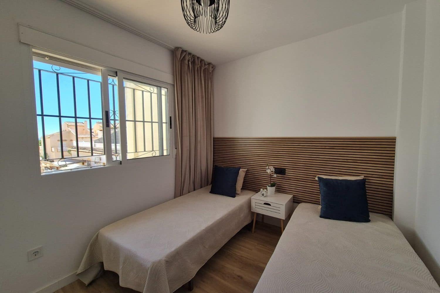 Casa de 3 habitaciones en Alicante / Alacant ciudad en venta con piscina garaje - 268.800 € (Ref: 10094032)
