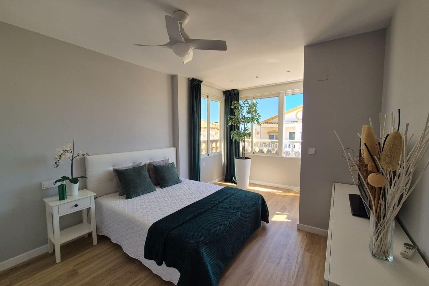 Casa de 3 habitaciones en Alicante / Alacant ciudad en venta con piscina garaje - 268.800 € (Ref: 10094032)