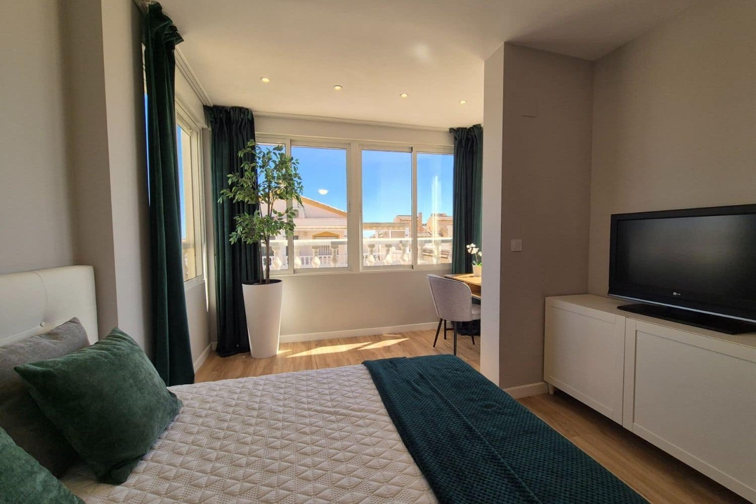 Casa de 3 habitaciones en Alicante / Alacant ciudad en venta con piscina garaje - 268.800 € (Ref: 10094032)