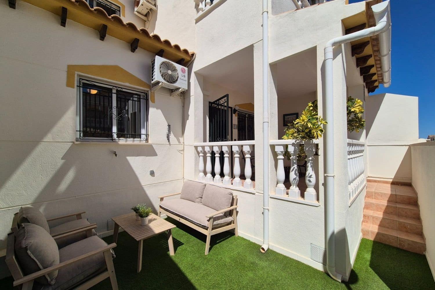 Casa de 3 habitaciones en Alicante / Alacant ciudad en venta con piscina garaje - 268.800 € (Ref: 10094032)