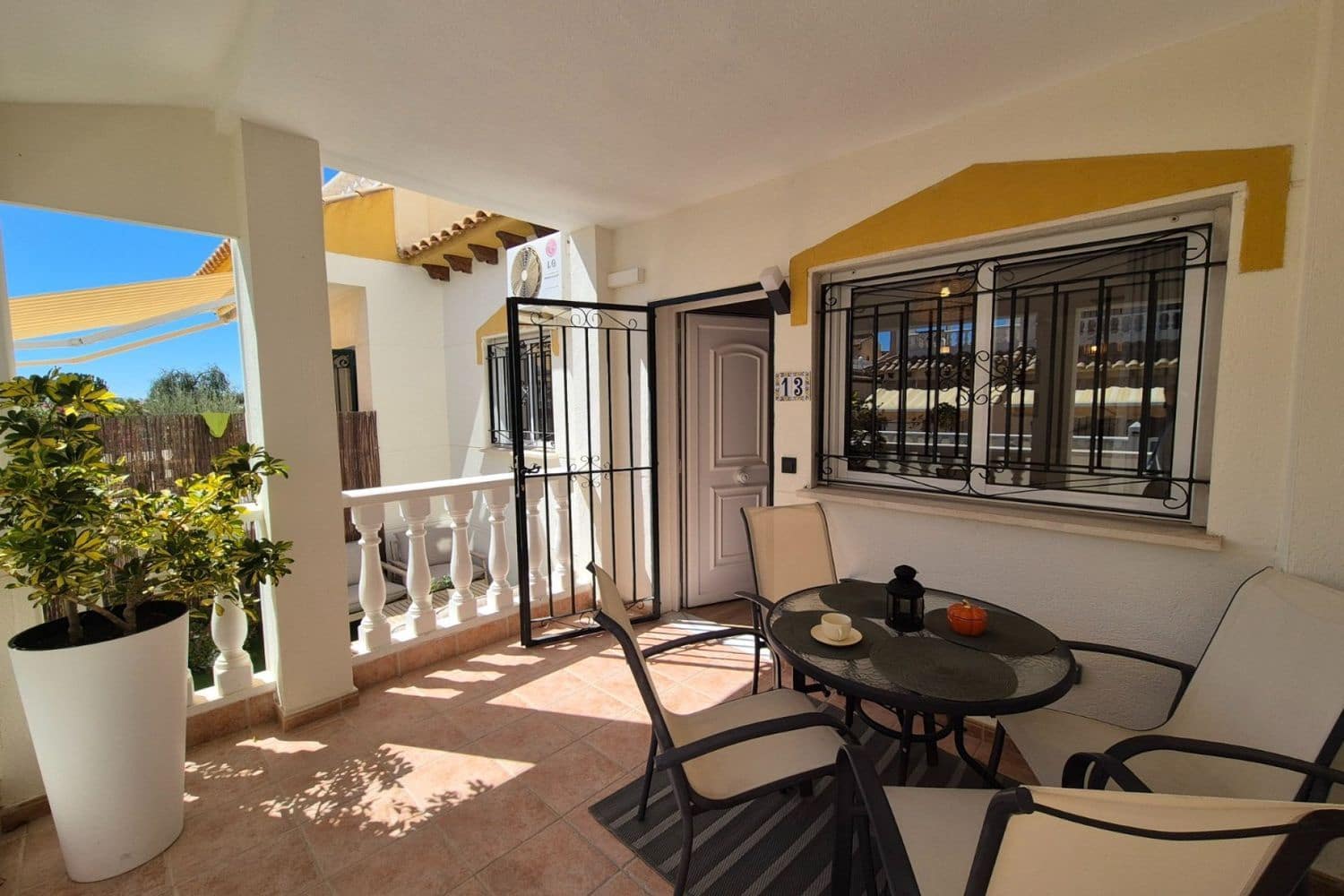 Casa de 3 habitaciones en Alicante / Alacant ciudad en venta con piscina garaje - 268.800 € (Ref: 10094032)