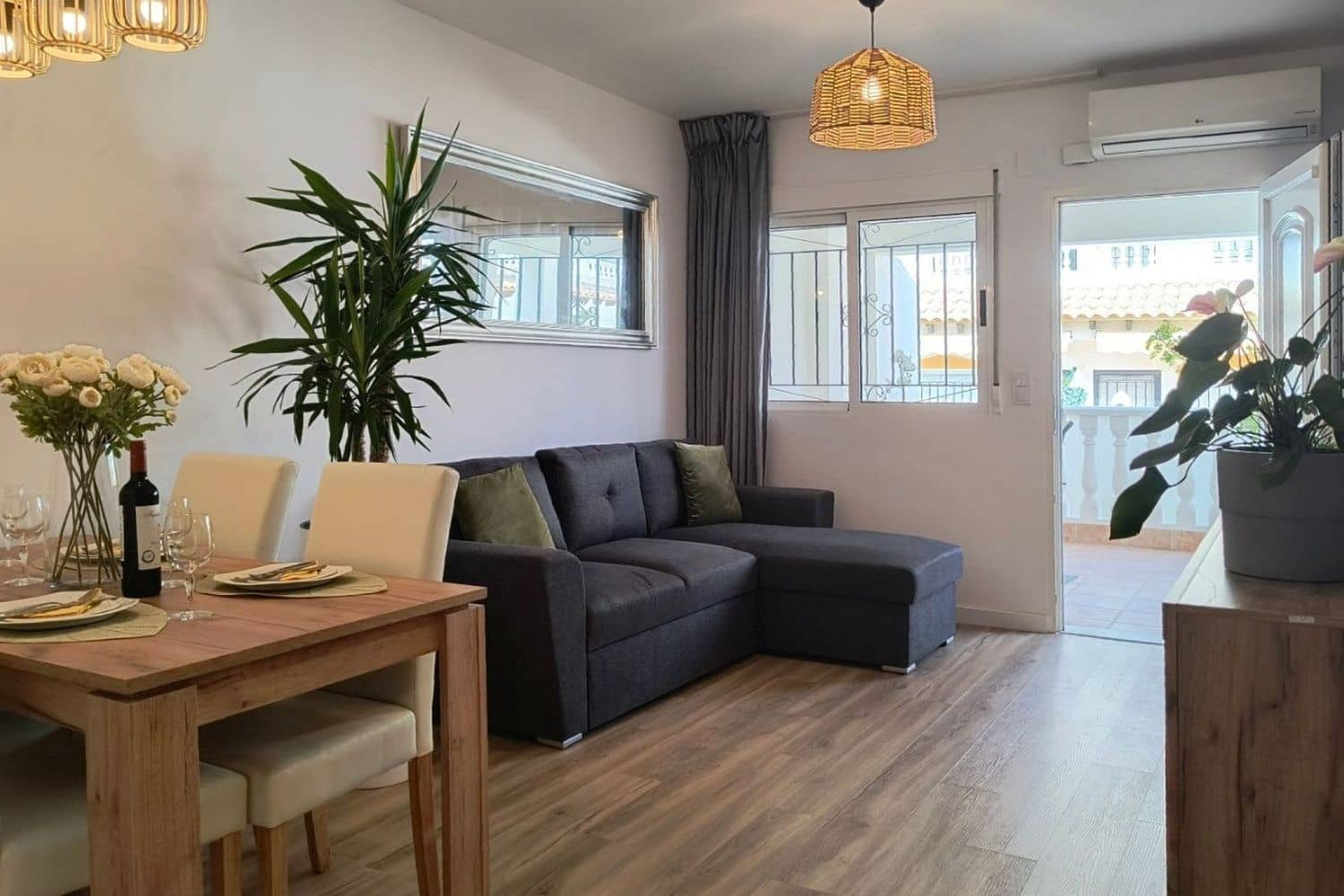 Casa de 3 habitaciones en Alicante / Alacant ciudad en venta con piscina garaje - 268.800 € (Ref: 10094032)