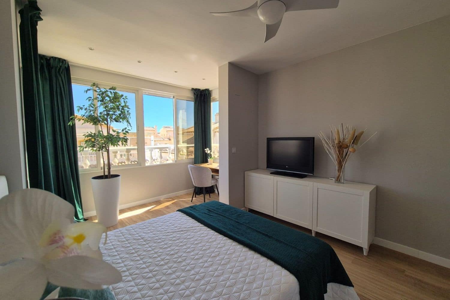 Casa de 3 habitaciones en Alicante / Alacant ciudad en venta con piscina garaje - 268.800 € (Ref: 10094032)