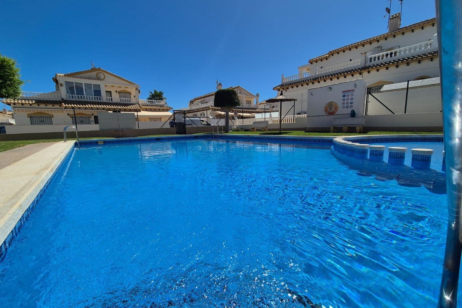 Casa de 3 habitaciones en Alicante / Alacant ciudad en venta con piscina garaje - 268.800 € (Ref: 10094032)
