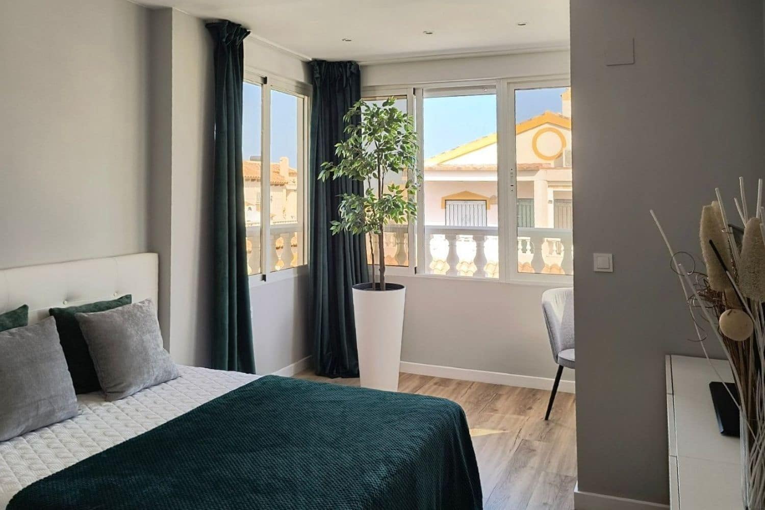 Casa de 3 habitaciones en Alicante / Alacant ciudad en venta con piscina garaje - 268.800 € (Ref: 10094032)