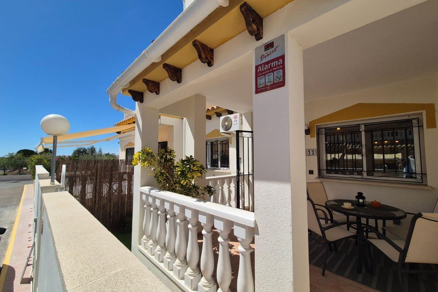 Casa de 3 habitaciones en Alicante / Alacant ciudad en venta con piscina garaje - 268.800 € (Ref: 10094032)