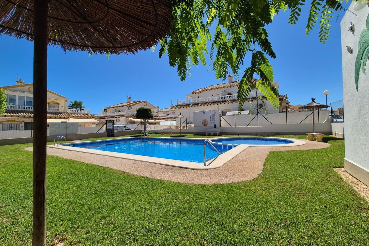 Casa de 3 habitaciones en Alicante / Alacant ciudad en venta con piscina garaje - 268.800 € (Ref: 10094032)