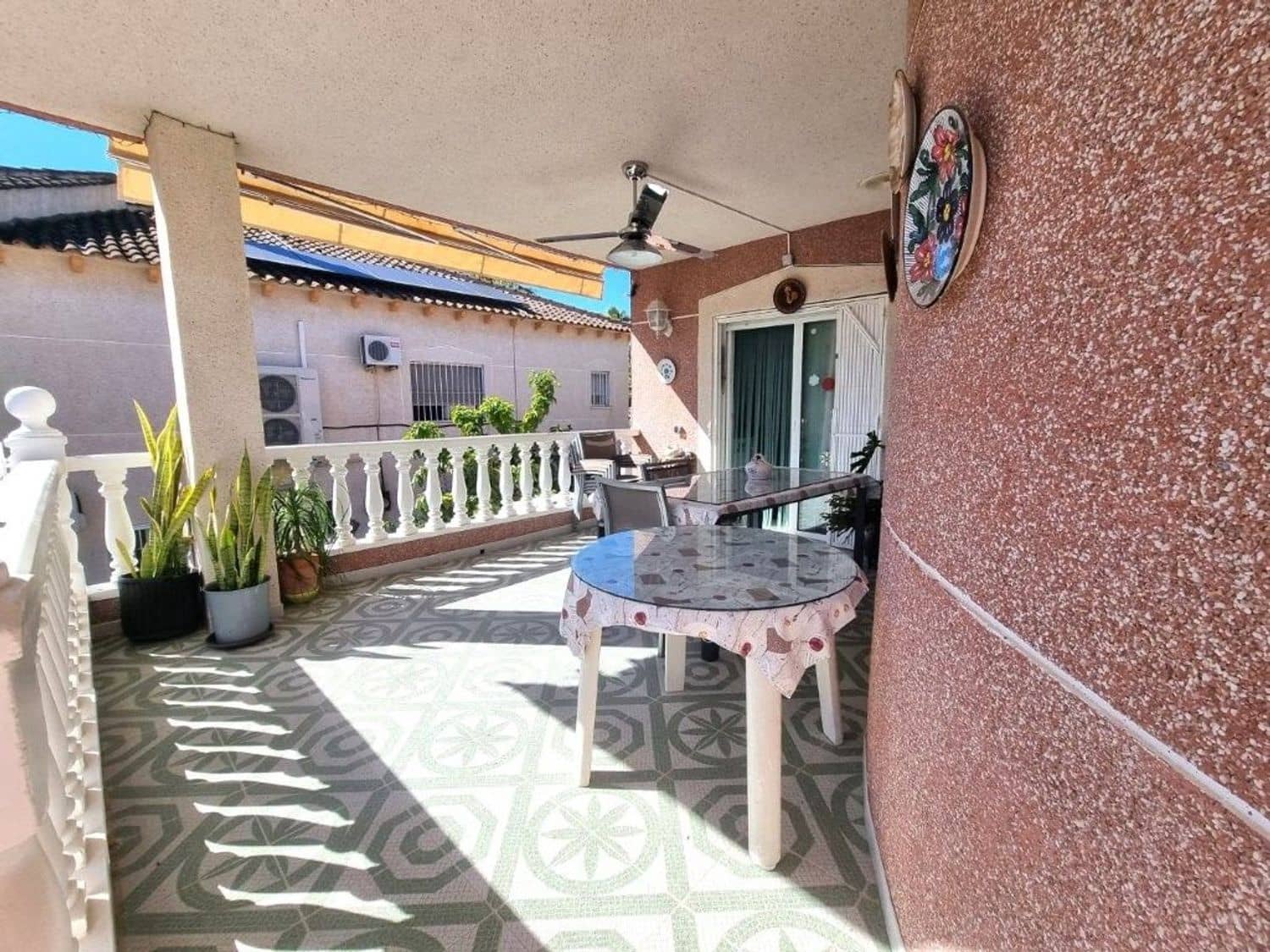 3 soverom Villa til salgs i Benferri med svømmebasseng garasje - € 339 000 (Ref: 10106599)