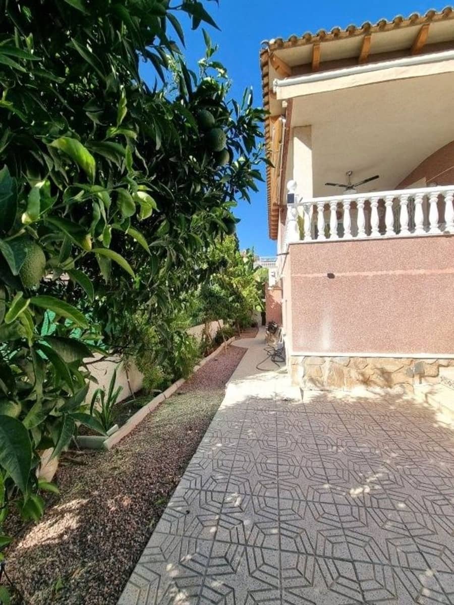 3 soverom Villa til salgs i Benferri med svømmebasseng garasje - € 339 000 (Ref: 10106599)