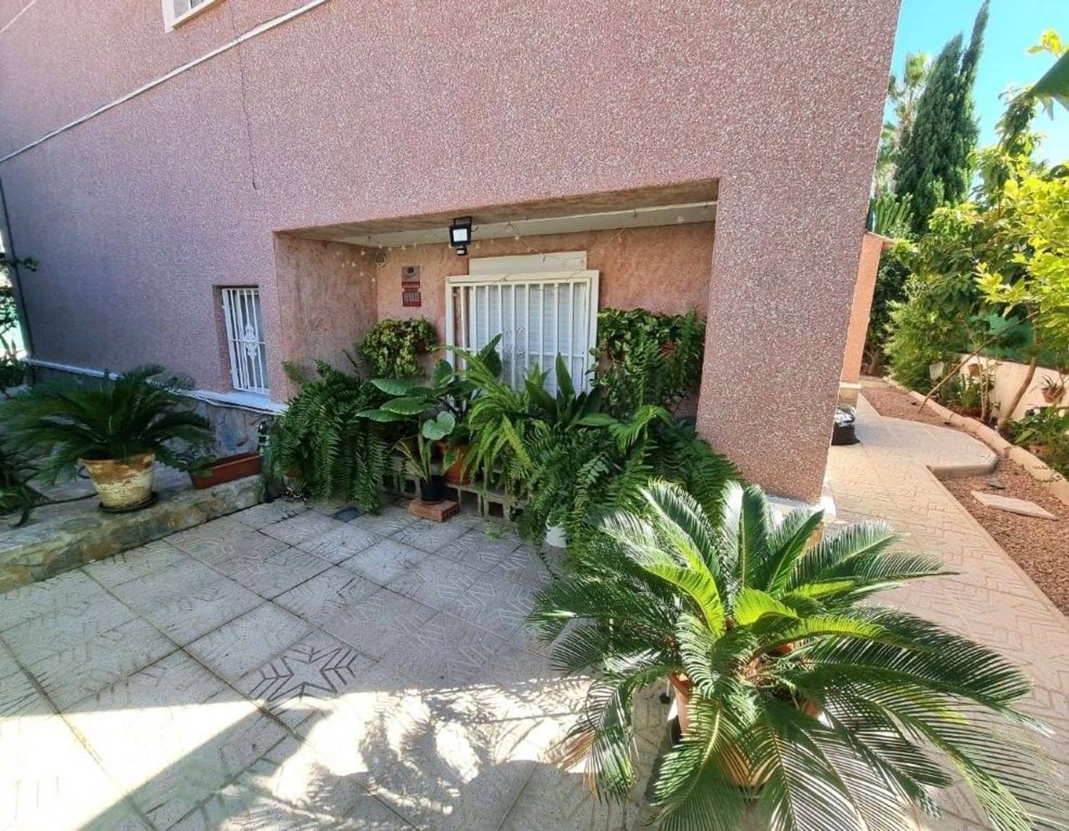 3 soverom Villa til salgs i Benferri med svømmebasseng garasje - € 339 000 (Ref: 10106599)