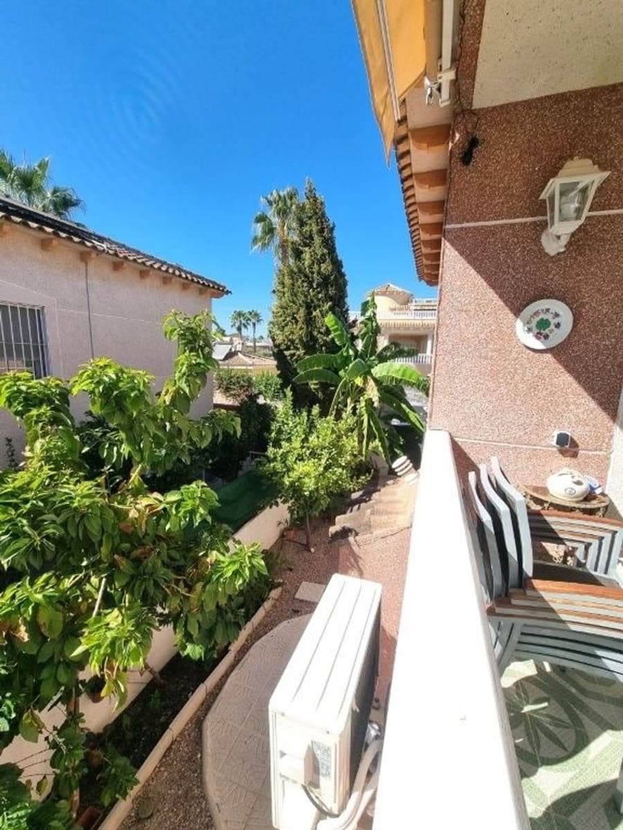 3 soverom Villa til salgs i Benferri med svømmebasseng garasje - € 339 000 (Ref: 10106599)
