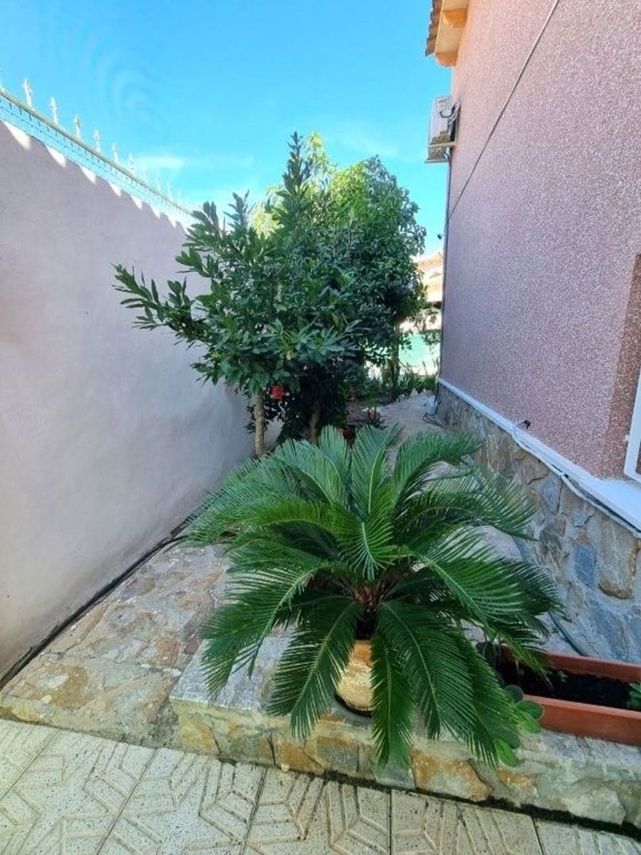 3 soverom Villa til salgs i Benferri med svømmebasseng garasje - € 339 000 (Ref: 10106599)