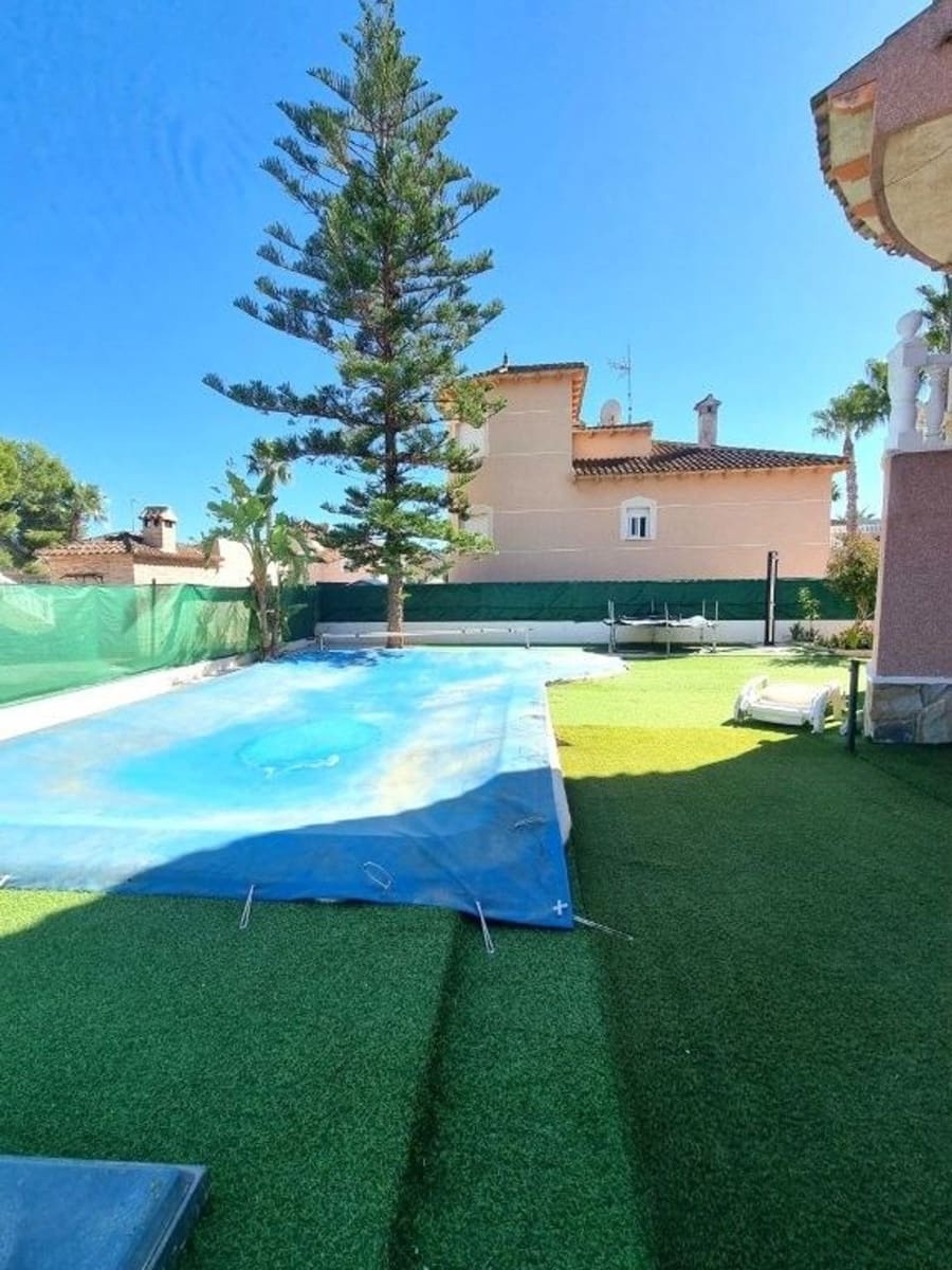 3 soverom Villa til salgs i Benferri med svømmebasseng garasje - € 339 000 (Ref: 10106599)