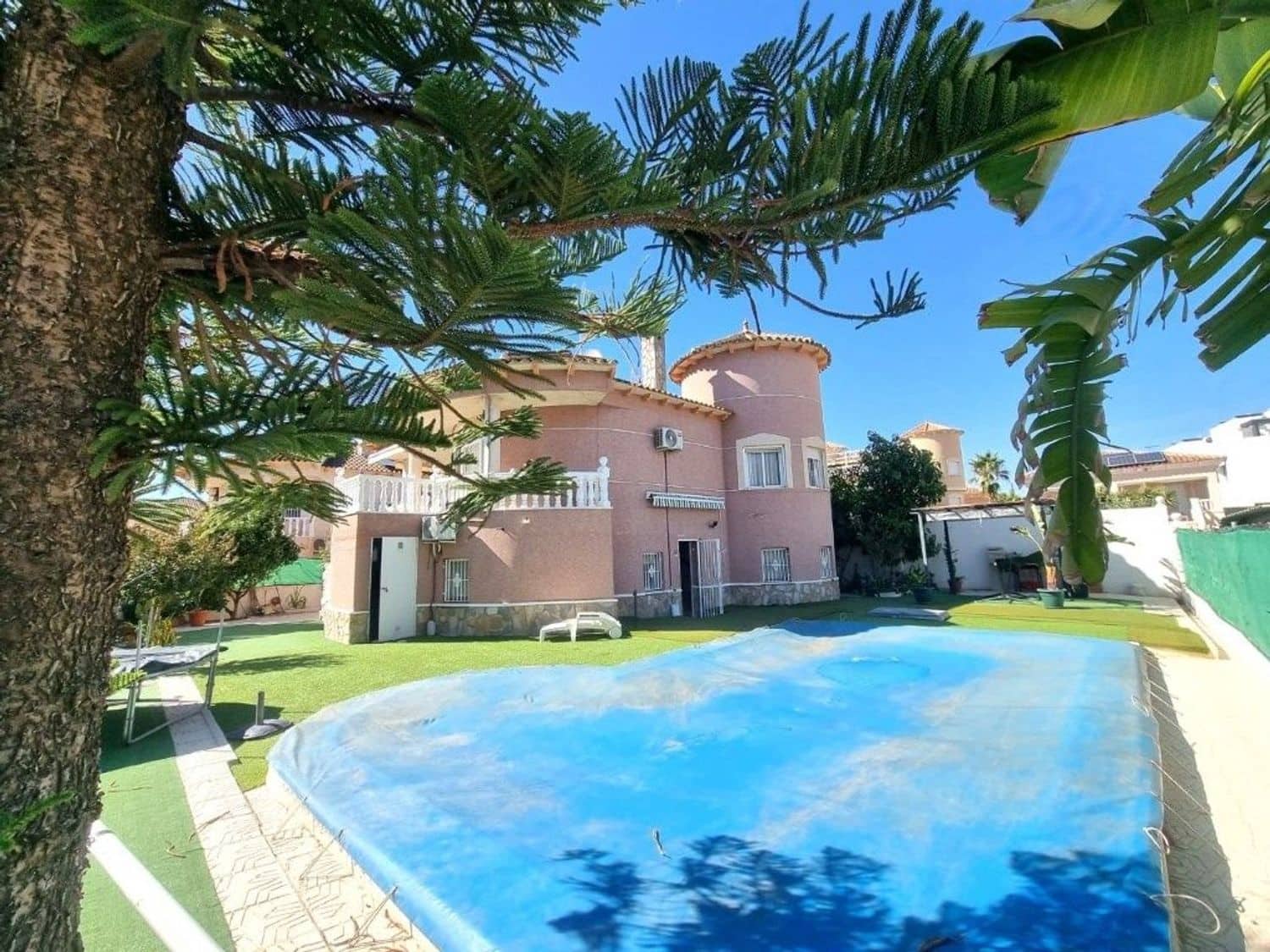 3 soverom Villa til salgs i Benferri med svømmebasseng garasje - € 339 000 (Ref: 10106599)