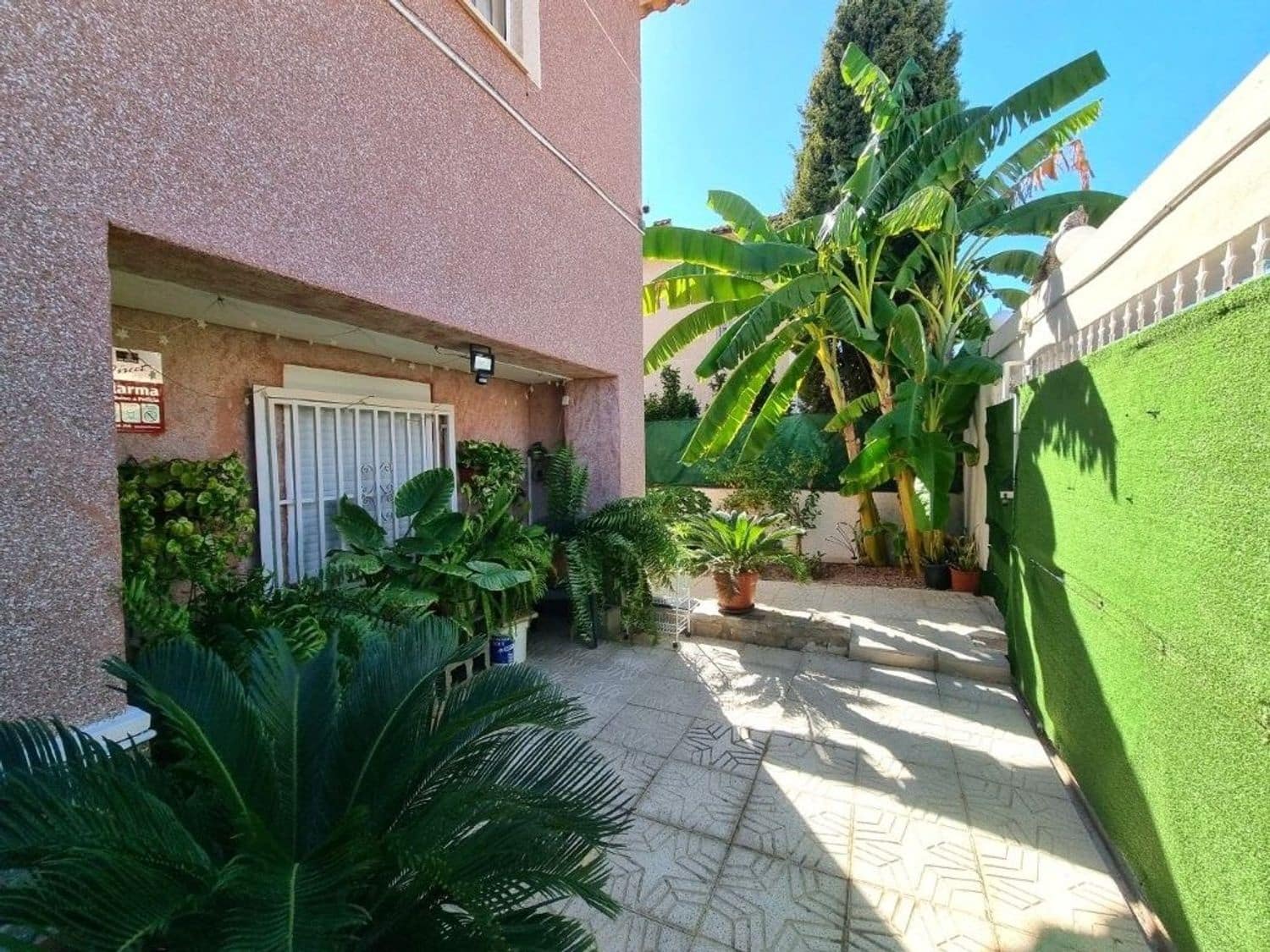 3 soverom Villa til salgs i Benferri med svømmebasseng garasje - € 339 000 (Ref: 10106599)
