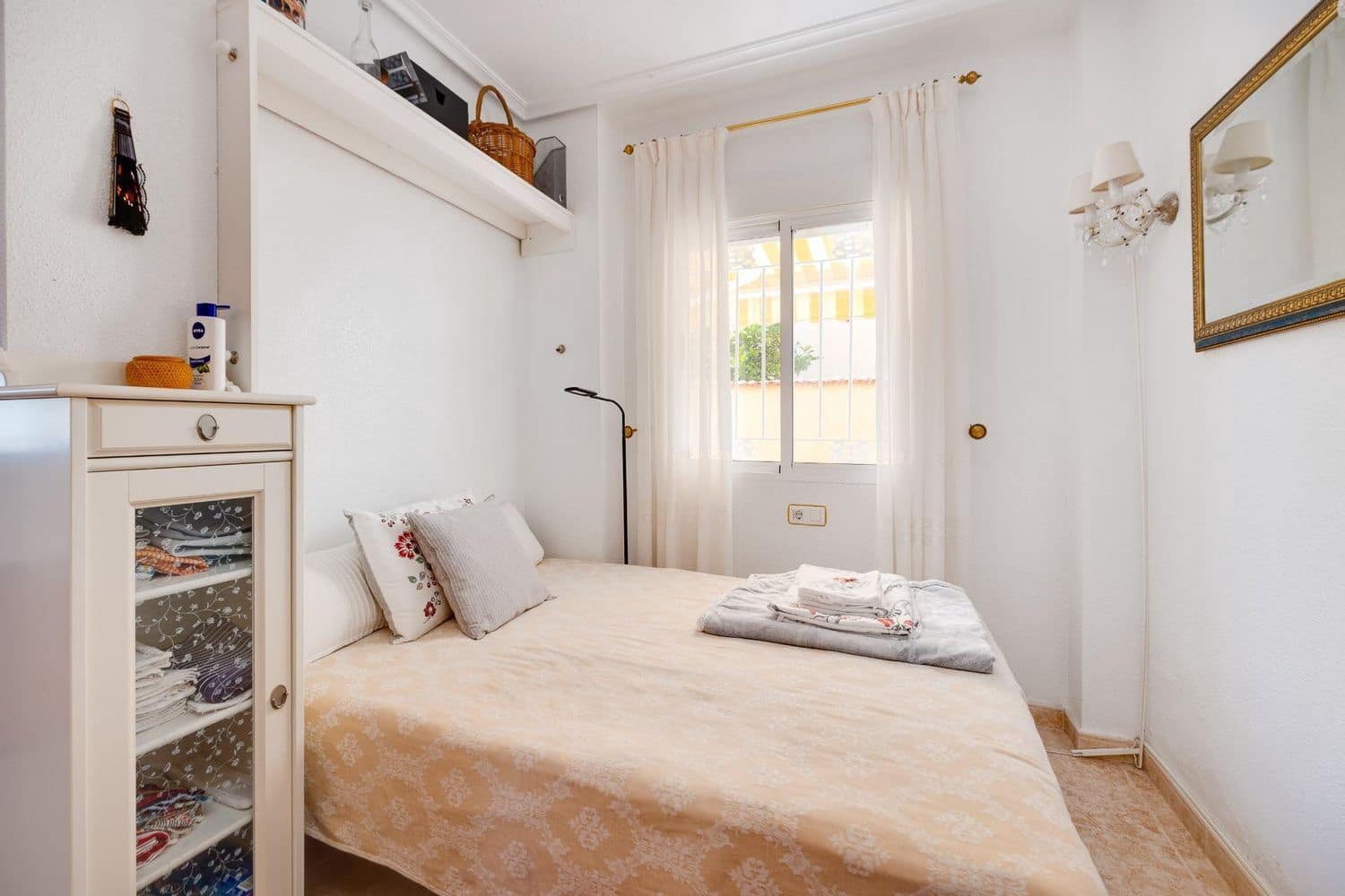 3 soverom Villa til salgs i Alicante by med svømmebasseng garasje - € 229 000 (Ref: 10118617)