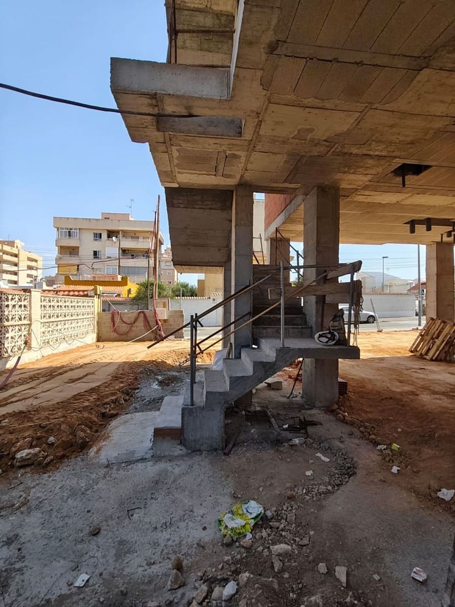 2 sypialnia Apartament na sprzedaż w Torrevieja z basenem garażem - 269 000 € (Ref: 10131277)