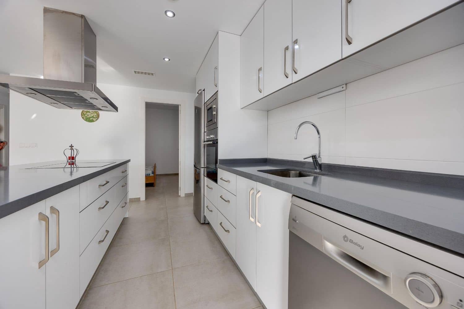 2 soveværelse Lejlighed til salg i Alicante by med swimmingpool garage - € 269.000 (Ref: 10174905)