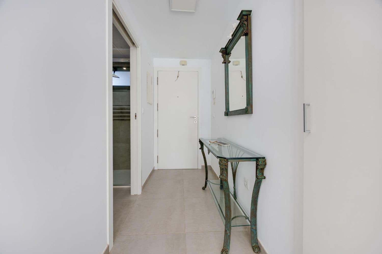 2 soveværelse Lejlighed til salg i Alicante by med swimmingpool garage - € 269.000 (Ref: 10174905)