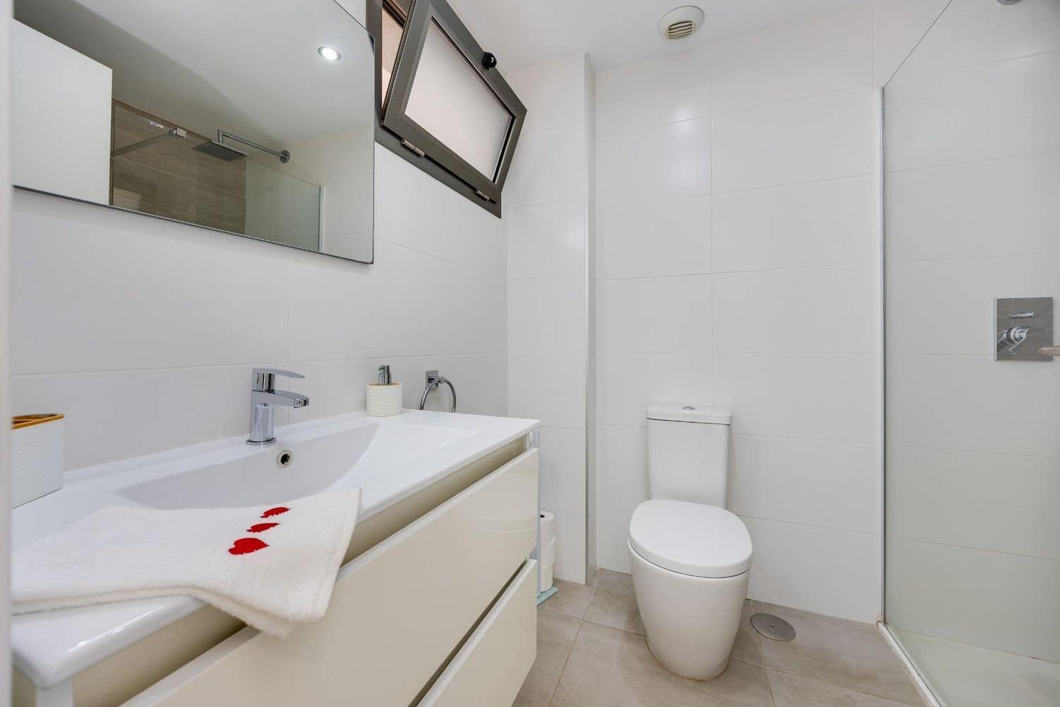 2 soveværelse Lejlighed til salg i Alicante by med swimmingpool garage - € 269.000 (Ref: 10174905)