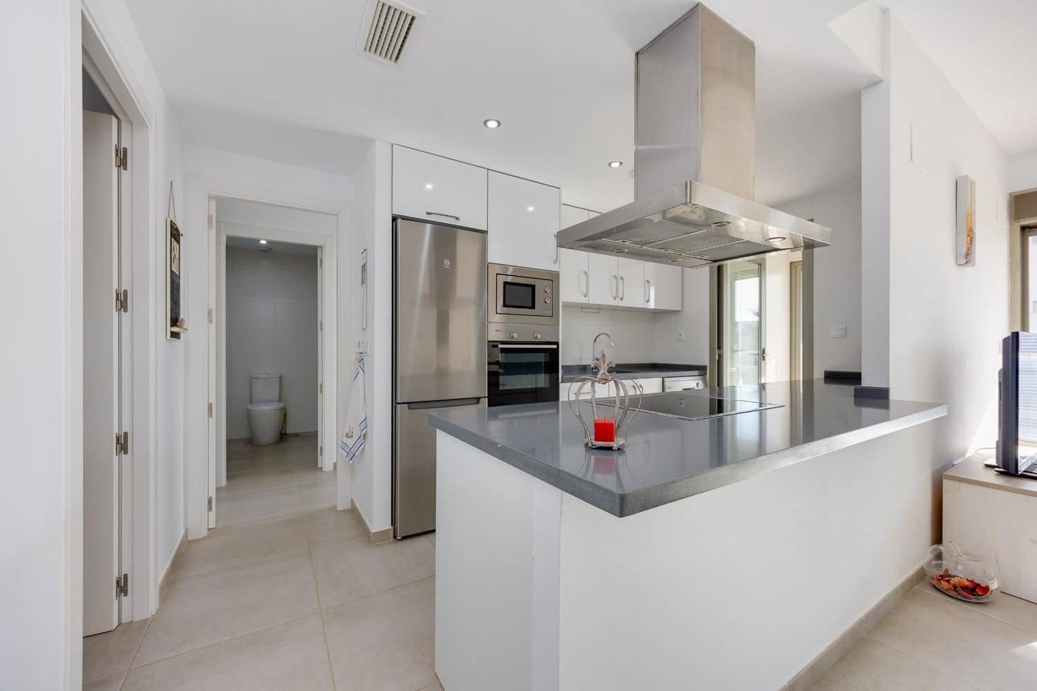 2 soveværelse Lejlighed til salg i Alicante by med swimmingpool garage - € 269.000 (Ref: 10174905)