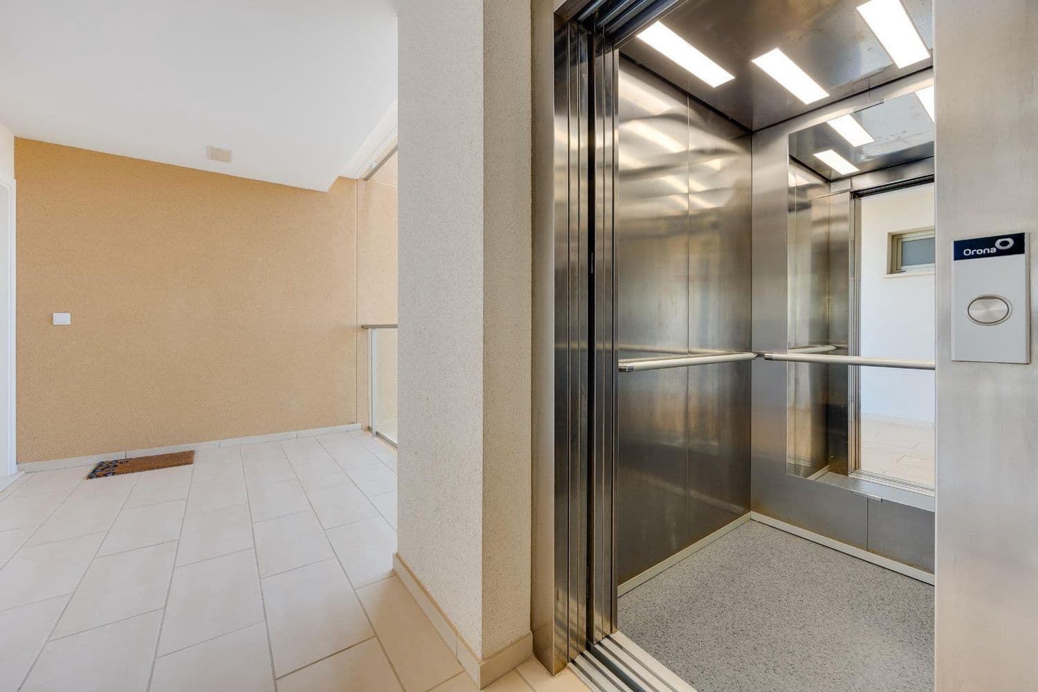 2 soveværelse Lejlighed til salg i Alicante by med swimmingpool garage - € 269.000 (Ref: 10174905)