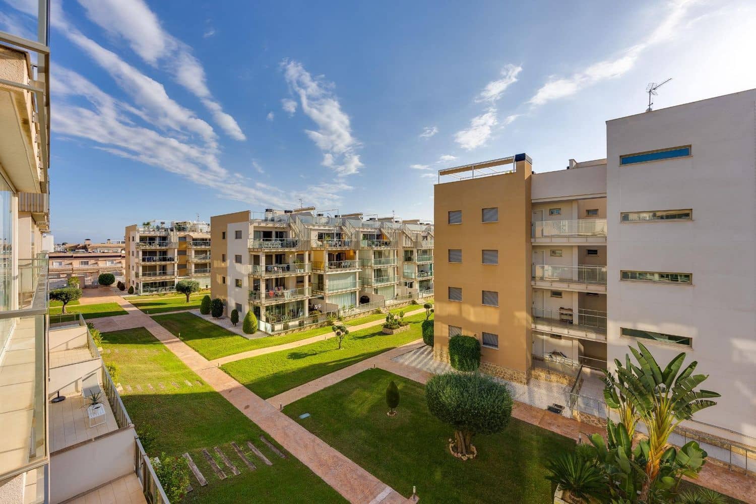 2 soveværelse Lejlighed til salg i Alicante by med swimmingpool garage - € 269.000 (Ref: 10174905)