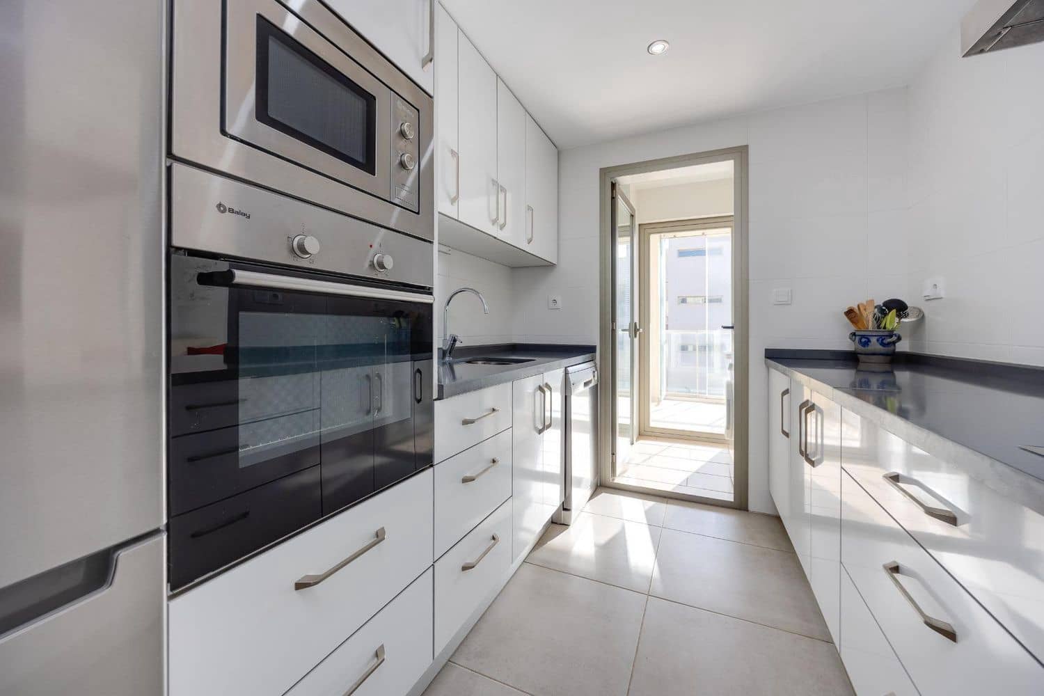 2 soveværelse Lejlighed til salg i Alicante by med swimmingpool garage - € 269.000 (Ref: 10174905)