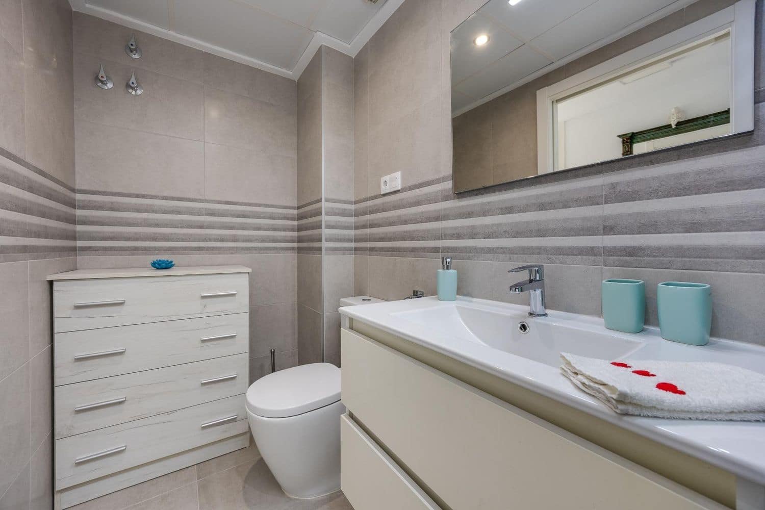 2 soveværelse Lejlighed til salg i Alicante by med swimmingpool garage - € 269.000 (Ref: 10174905)