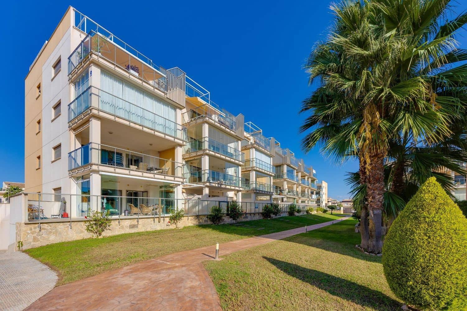 2 soveværelse Lejlighed til salg i Alicante by med swimmingpool garage - € 269.000 (Ref: 10174905)