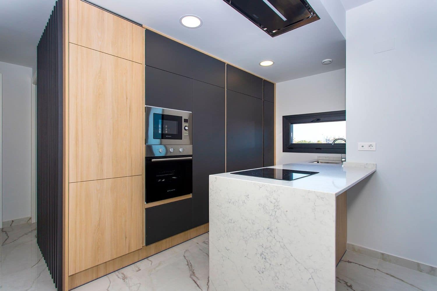 2 soveværelse Lejlighed til salg i Orihuela Costa med swimmingpool garage - € 345.000 (Ref: 8417351)