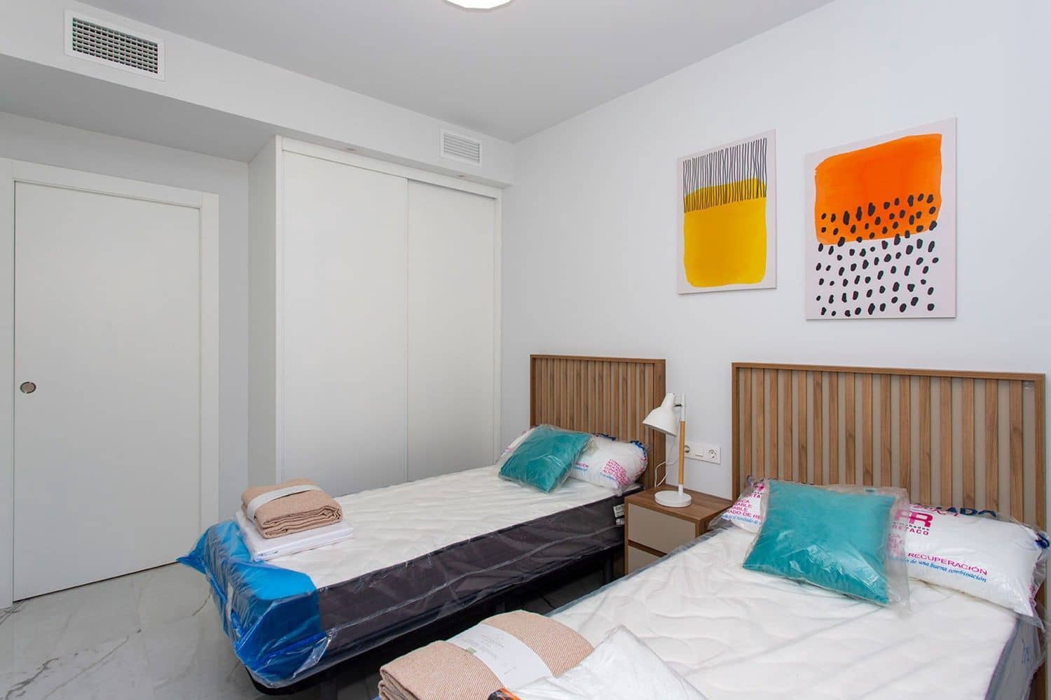 2 soveværelse Lejlighed til salg i Orihuela Costa med swimmingpool garage - € 345.000 (Ref: 8417351)