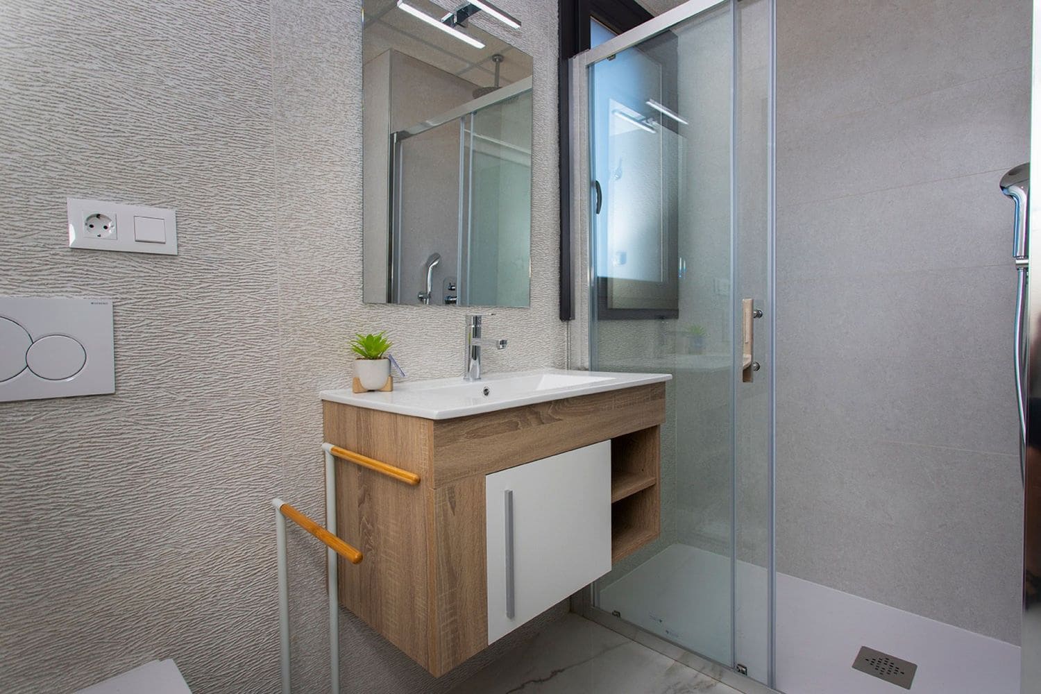 2 soveværelse Lejlighed til salg i Orihuela Costa med swimmingpool garage - € 345.000 (Ref: 8417351)