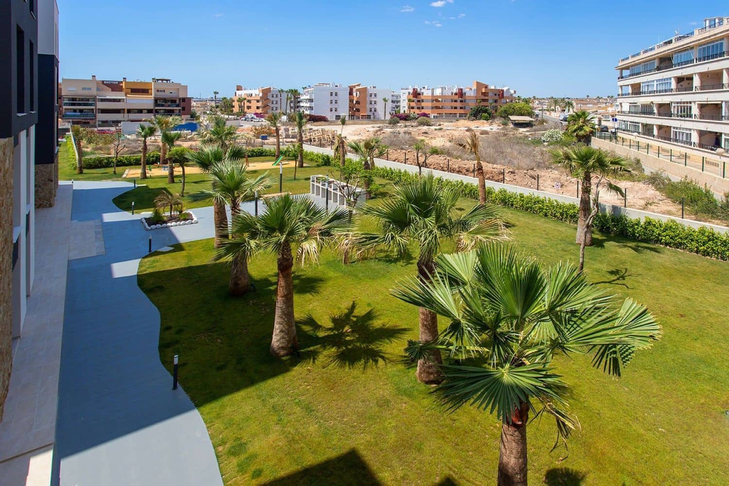 2 soveværelse Lejlighed til salg i Orihuela Costa med swimmingpool garage - € 345.000 (Ref: 8417351)