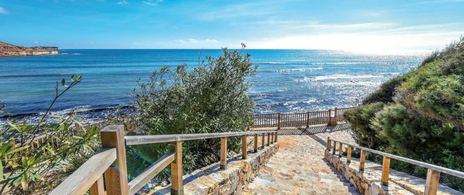 2 sypialnia Apartament na sprzedaż w La Mata z basenem garażem - 245 000 € (Ref: 8477645)