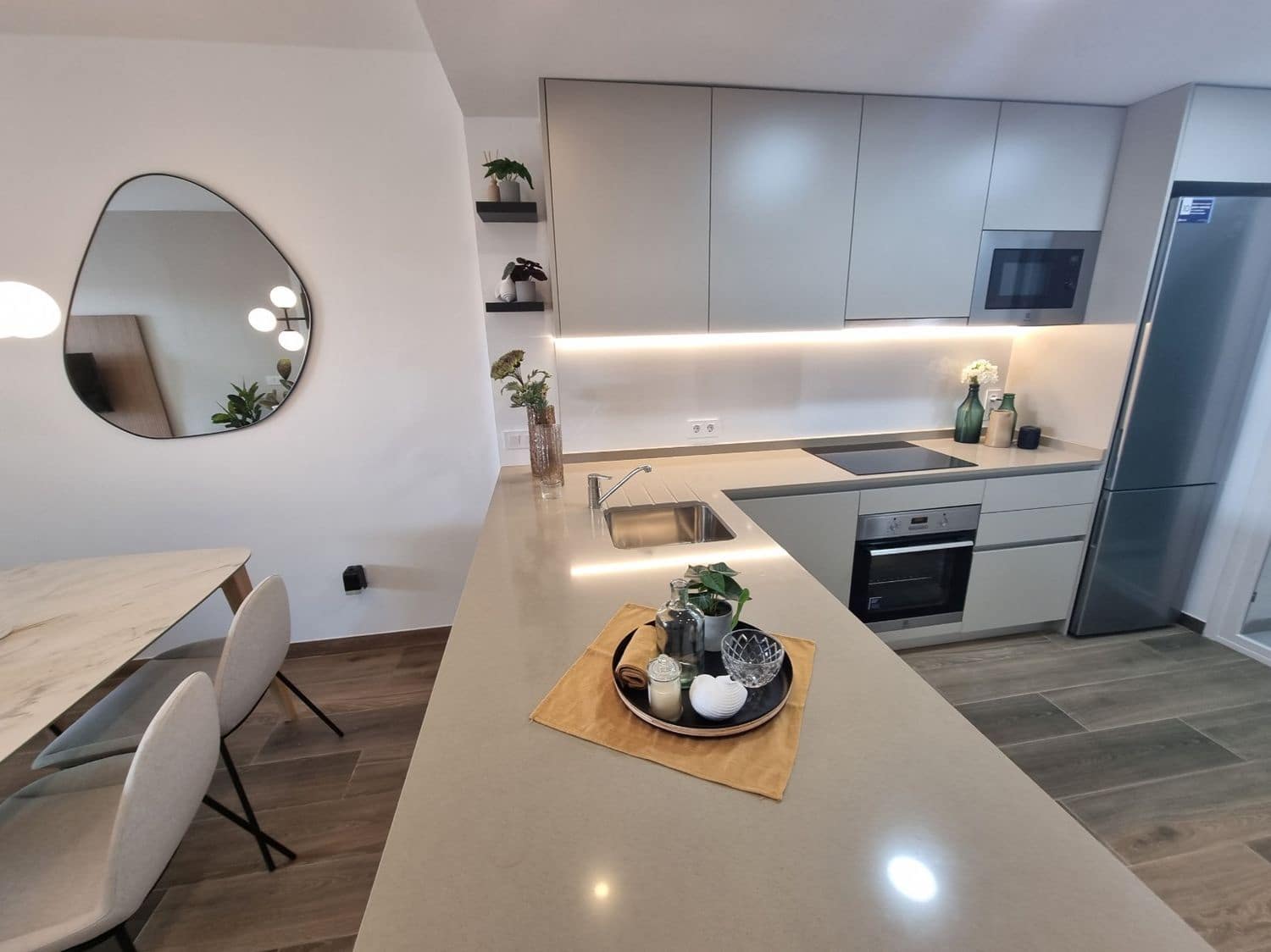 2 bedroom Apartment for sale in Torrevieja with pool - € 254,000 (Ref: 8683750)