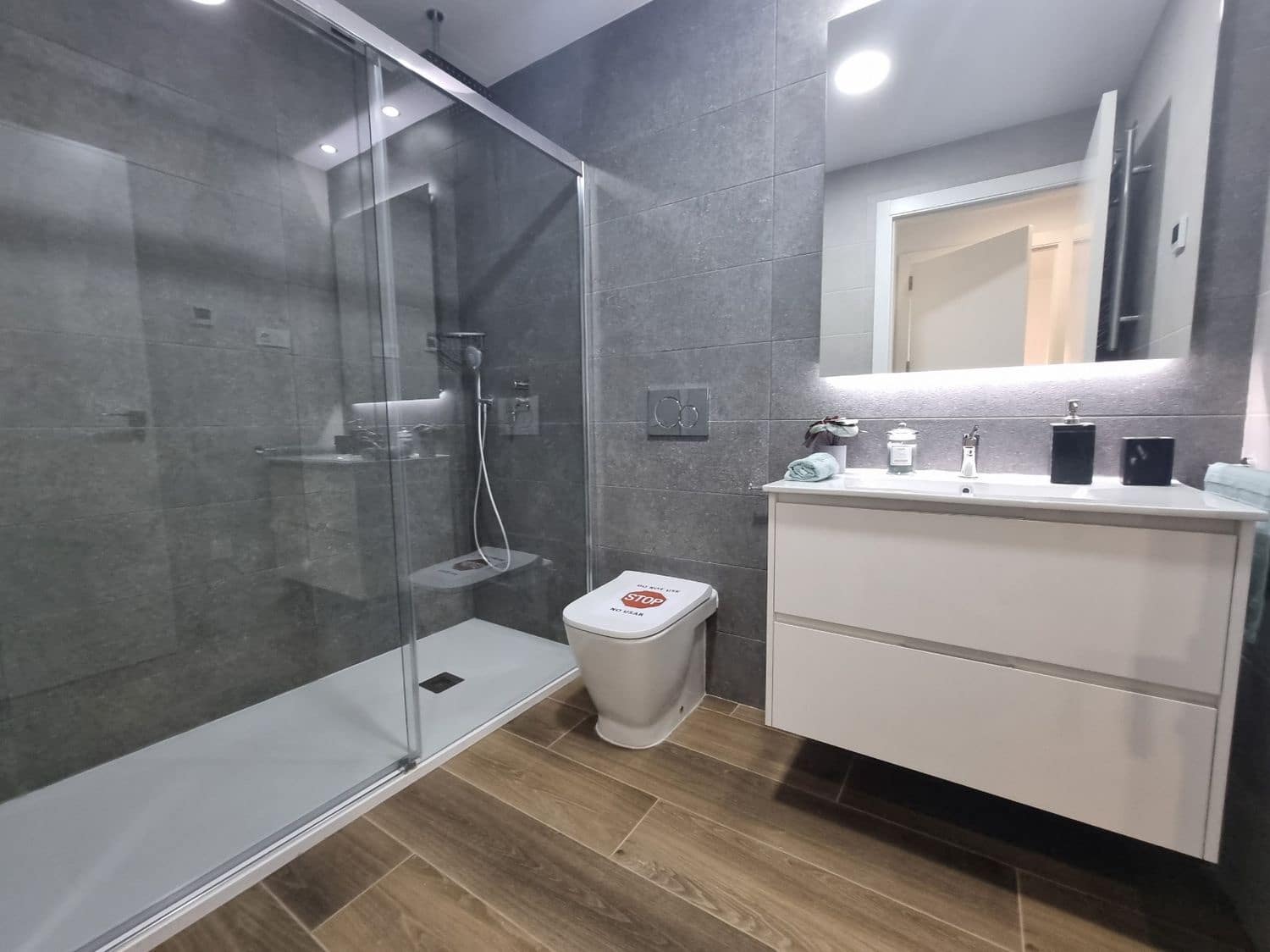 2 bedroom Apartment for sale in Torrevieja with pool - € 254,000 (Ref: 8683750)